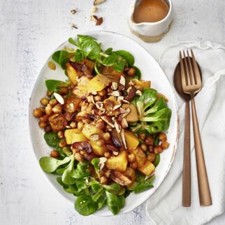 Lauwarmer Kürbis-
Kichererbsen-Salat Lauwarmer Kürbis-
Kichererbsen-Salat