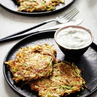 Gemüsepuffer mit
Schafquark-Dip Gemüsepuffer mit
Schafquark-Dip