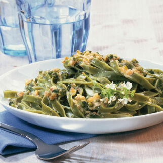 Tagliatelle in Nuss-Sahnesauce Tagliatelle in Nuss-Sahnesauce