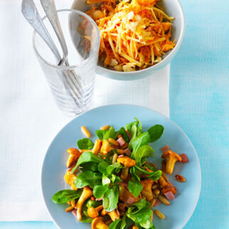 Feldsalat mit Pfifferlingen Feldsalat mit Pfifferlingen