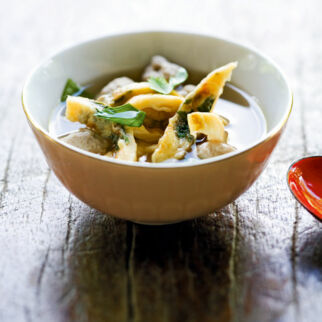 Suppe mit Eierstreifen (Soup Khai Sen) Suppe mit Eierstreifen (Soup Khai Sen)