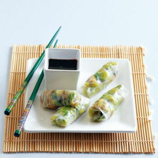 Makrelen-Röllchen mit Dip Makrelen-Röllchen mit Dip