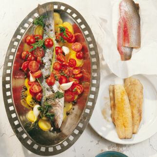 Wolfsbarsch mit Kirschtomaten Wolfsbarsch mit Kirschtomaten