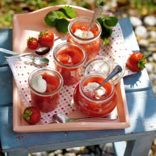 Erdbeer-Rhabarber-Grütze Erdbeer-Rhabarber-Grütze