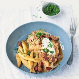 Sauerkraut-Hack-Gulasch mit Schupfnudeln Sauerkraut-Hack-Gulasch mit Schupfnudeln