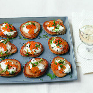 Blini mit Forellenkaviar Blini mit Forellenkaviar