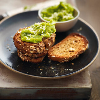 Bruschette mit Rosenkohlpüree Bruschette mit Rosenkohlpüree