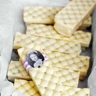 Erdnuss-Karamell-Riegel Erdnuss-Karamell-Riegel