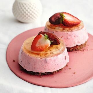 Erdbeer-Dattel-Törtchen Erdbeer-Dattel-Törtchen