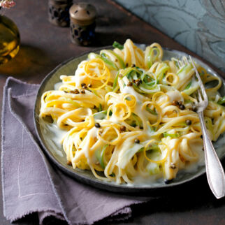 Zitronenpasta mit »Lauchspaghetti« Zitronenpasta mit »Lauchspaghetti«