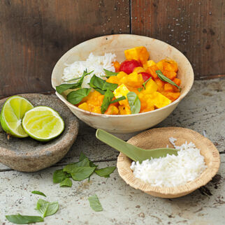 Kürbis-Kartoffel-Curry mit Tofu Kürbis-Kartoffel-Curry mit Tofu