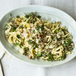 Pasta mit Blumenkohl-Topping Pasta mit Blumenkohl-Topping