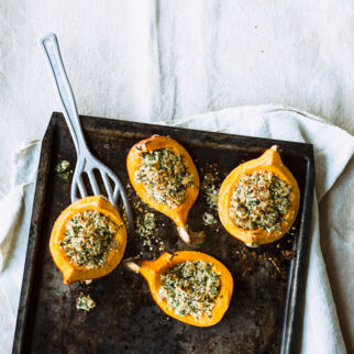 Kürbis mit Käse-Hanf-Kruste Kürbis mit Käse-Hanf-Kruste