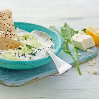 Bärlauch-Zaziki mit Feta Bärlauch-Zaziki mit Feta