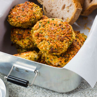 Sojabratlinge mit Pilzen Sojabratlinge mit Pilzen