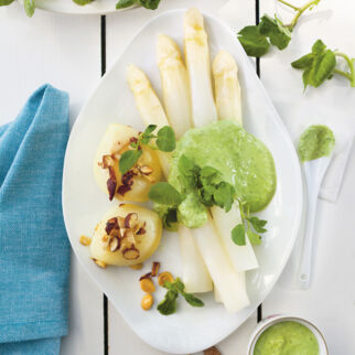 Weißer Spargel mit Grüner Sauce Weißer Spargel mit Grüner Sauce