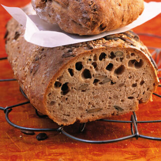 Walnuss-Hefebrötchen Walnuss-Hefebrötchen