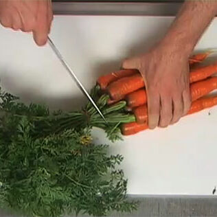Möhren richtig putzen und verarbeiten Möhren richtig putzen und verarbeiten