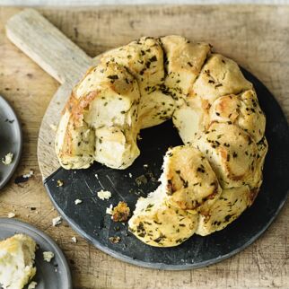 Monkey-Bread mit Käsekern Monkey-Bread mit Käsekern