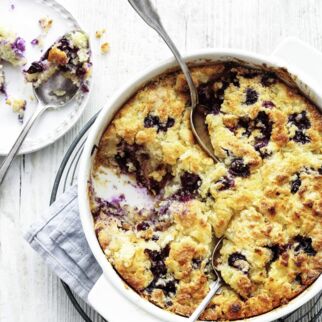 Dump-Cake mit Heidelbeeren Dump-Cake mit Heidelbeeren