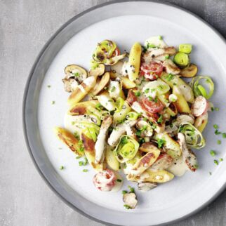 Schupfnudeln mit Schnitzelstreifen Schupfnudeln mit Schnitzelstreifen