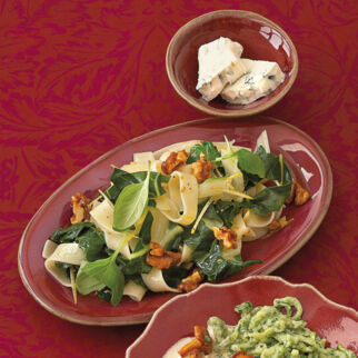 Bandnudeln mit Mangold Bandnudeln mit Mangold