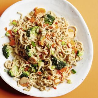 Nudeln mit ErdnussSauce Nudeln mit ErdnussSauce