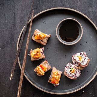 Rezept-Wildes-Sushi-mit geflämmten-Hirsch-0118 Rezept-Wildes-Sushi-mit geflämmten-Hirsch-0118