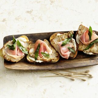 Saltimbocca-Crostini Saltimbocca-Crostini