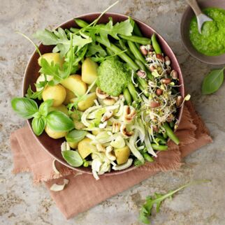 Fitness-Bowl mit grünem Pesto Fitness-Bowl mit grünem Pesto