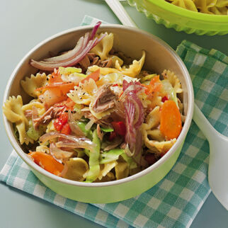 Gemüse-Farfalle mit Thunfisch Gemüse-Farfalle mit Thunfisch