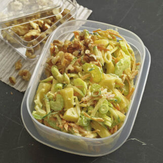 Gemüsesalat mit Ananas Gemüsesalat mit Ananas