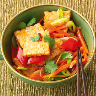 Wokgemüse mit Tempeh Wokgemüse mit Tempeh