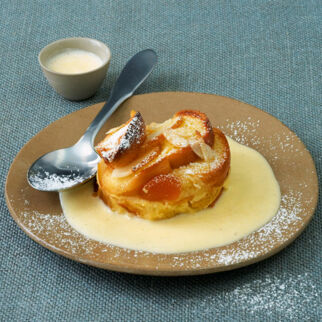 Ofenschlupfer mit Vanilleschaumsauce Ofenschlupfer mit Vanilleschaumsauce