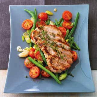 Schnitzel mit Bohnen-Tomaten-Gemüse Schnitzel mit Bohnen-Tomaten-Gemüse