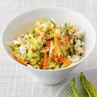 Spitzkohl-Möhren-Salat mit Schafkäse Spitzkohl-Möhren-Salat mit Schafkäse