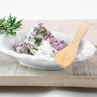 Ziegenfrischkäse-Dip mit Honig Ziegenfrischkäse-Dip mit Honig