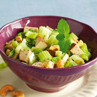 Tofu-Salat mit Staudensellerie Tofu-Salat mit Staudensellerie