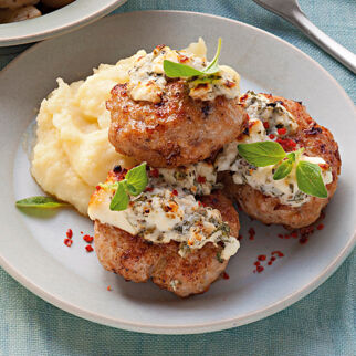 Putenhacksteaks mit Kartoffel-Sellerie-Püree Putenhacksteaks mit Kartoffel-Sellerie-Püree