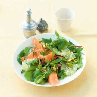 Blattsalat mit gezuckerter Zitrone Blattsalat mit gezuckerter Zitrone