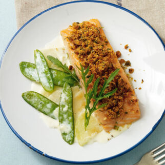 Lachs auf Kohlrabibett Lachs auf Kohlrabibett