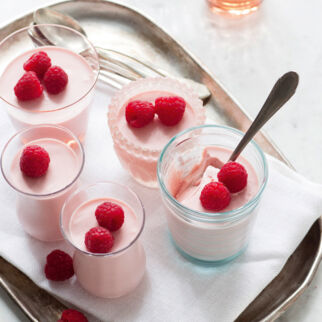 Bayrische Creme mit Himbeeren Bayrische Creme mit Himbeeren