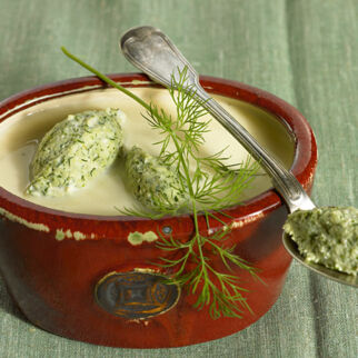 Rieslingsuppe mit Fischklößchen Rieslingsuppe mit Fischklößchen