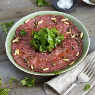 Klassisches Carpaccio mit Rinderfilet Klassisches Carpaccio mit Rinderfilet