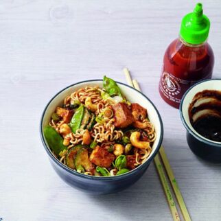 Woknudeln mit Pflaumensauce Woknudeln mit Pflaumensauce