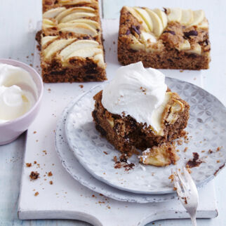 Apfelsandkuchen mit Schokosplittern Apfelsandkuchen mit Schokosplittern