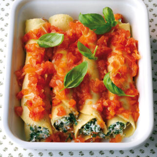 Dünne Pfannkuchen mit Spinat Dünne Pfannkuchen mit Spinat