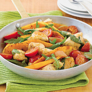 Rucola-Kürbis-Pfanne mit Hähnchen Rucola-Kürbis-Pfanne mit Hähnchen