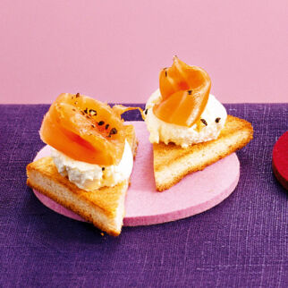 Toastecken mit Lachs und Wasabi Toastecken mit Lachs und Wasabi