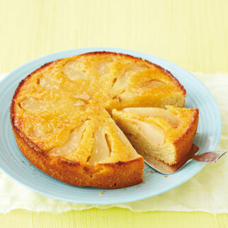 Gestürzter Birnen-Polenta-Kuchen Gestürzter Birnen-Polenta-Kuchen